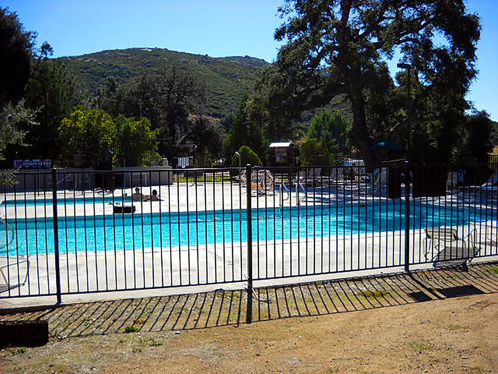 Oakzanita Springs Camping Resort Cottage 3 Descanso Eksteriør billede