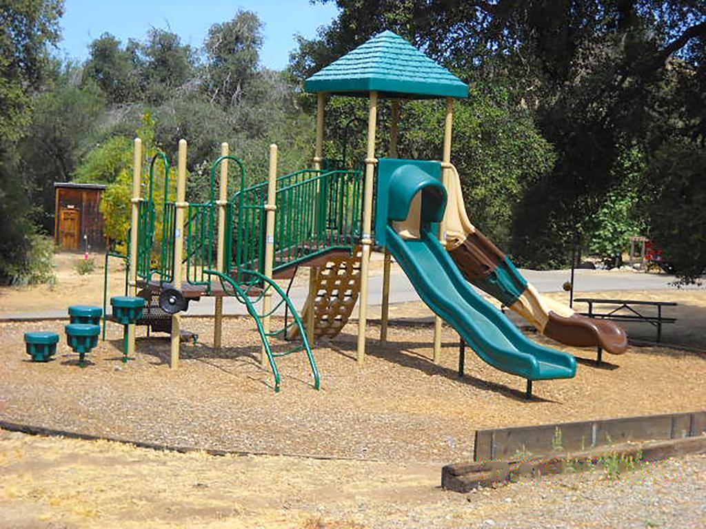 Oakzanita Springs Camping Resort Cottage 3 Descanso Eksteriør billede